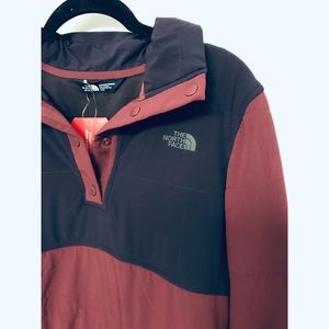 RARE!! NWT North Face Pullover ❤️🖤
